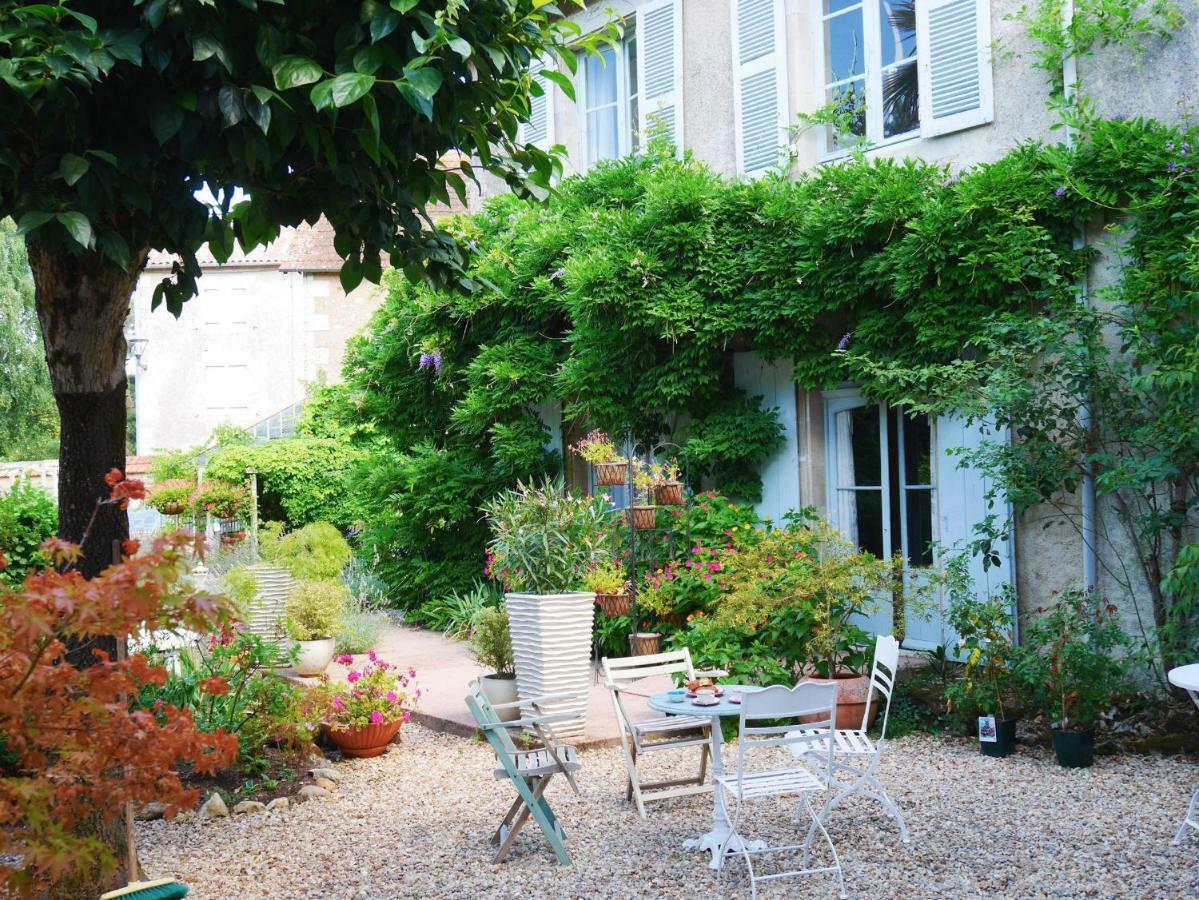 L'Arbre D'Ange Panzió Montmorillon Kültér fotó